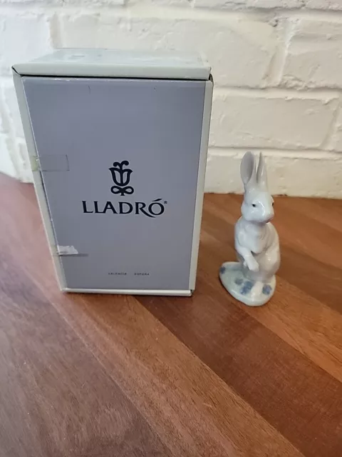 Lladro Porcelain "Hippity Hop" Collector's Society #5886 with Original Box