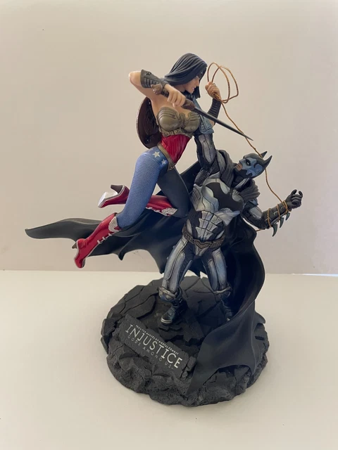 Sammlerfigur Injustice Batman vs Wonderwoman in München - Berg-am-Laim