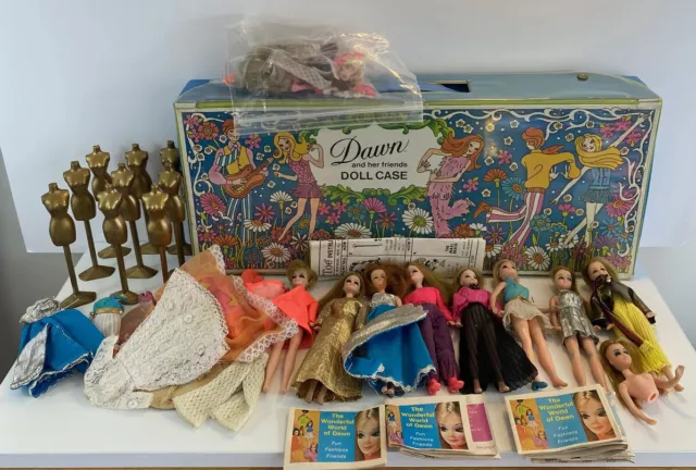 STUNNING Vintage Dawn and Her Friends CASE W/Dolls Topper Clothing Huge Lot