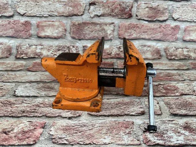 Vintage Pony Bench Vise 3 1/2' Jaw Anvil Pipe Clamp Rotating Base #23530