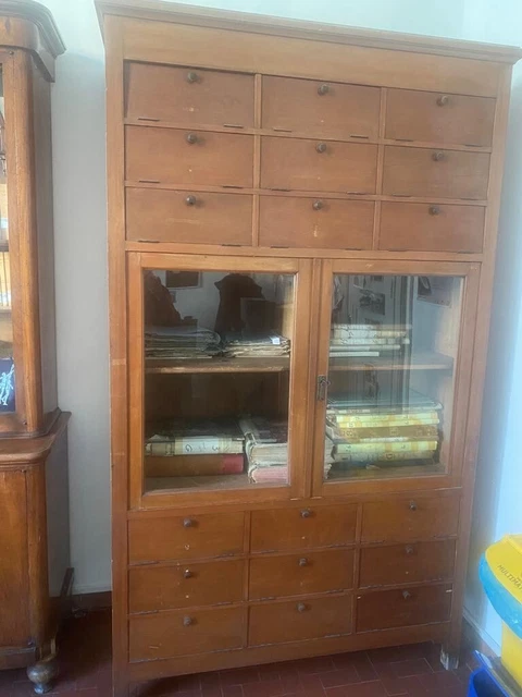Armadio vetrina con stipetti vintage