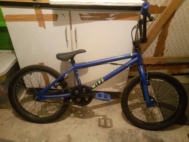 Btwin Decathlon Bmx Wipe 320 Bmx Race Bmx 12 Pouces Decathlon Velo