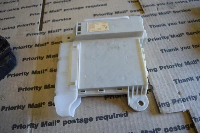2013 2014 2015 Lexus Gs350 Junction Fuse Box Block 82670-30340