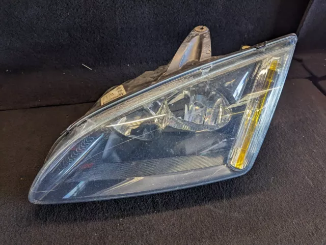 04-08 Mk2 Ford Focus Pre-Facelift Passenger Side Black Headlight 4M51-13W030-Kd