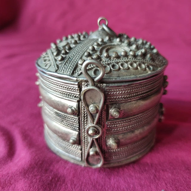 Bracelet Faisant Office De Boite/Coffret Inde Orient En Metal Blanc