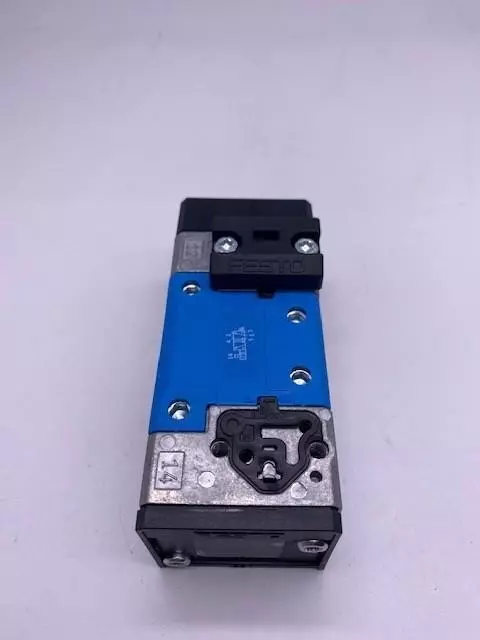 Festo Mfh-5/2-D-1-Fr-C Solenoid Valve W/Manual Override 3-10 Bar, 151016