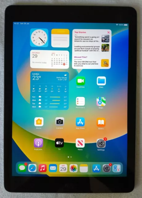 Apple iPad (6th Generation) - 32GB, WiFi, iPadOS v17 - Fully working