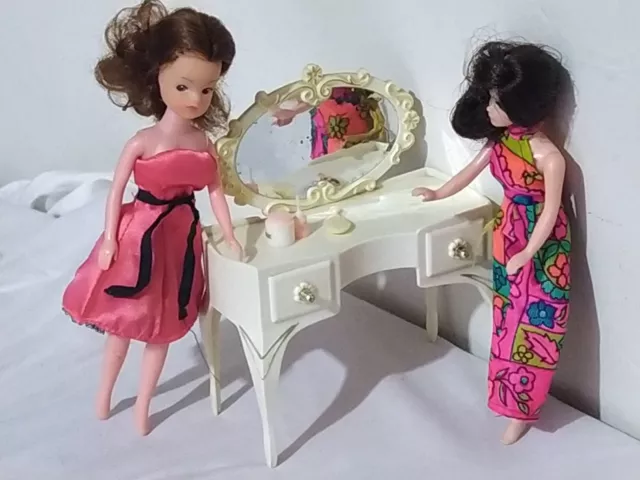Paper dolls dresses sales debenhams