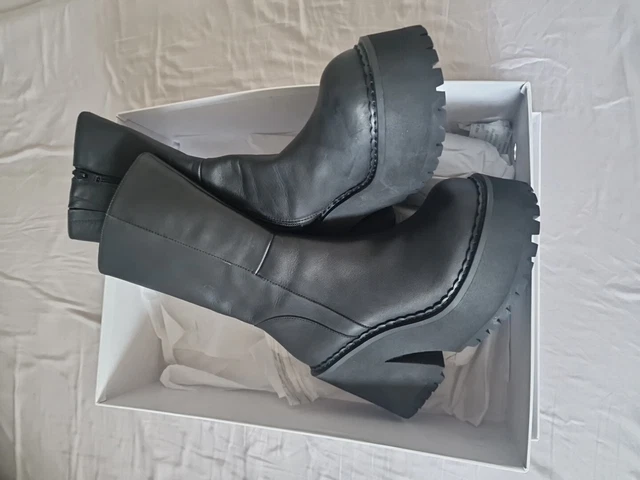 Unif parker deals boot