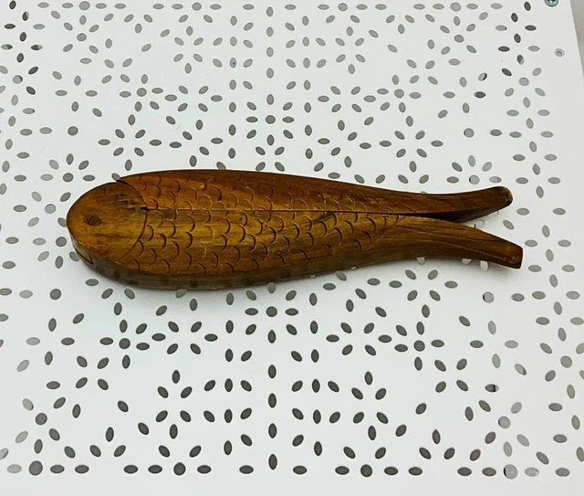 Ancien Casse-noix En Bois Sculpté Main, Forme De Poisson, Art Populaire Vintage