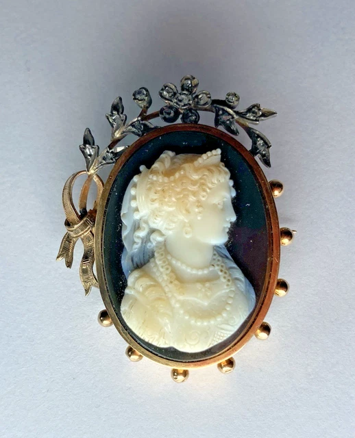 Broche Vintage Plaquée Or Avec Grenat - Motif Feuilles Et Couronne - Poinçon À Identifier