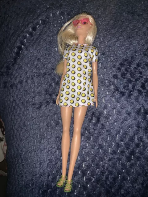 Mattel Barbie Doll 2015 Fully Dressed With Pink Sunglasses