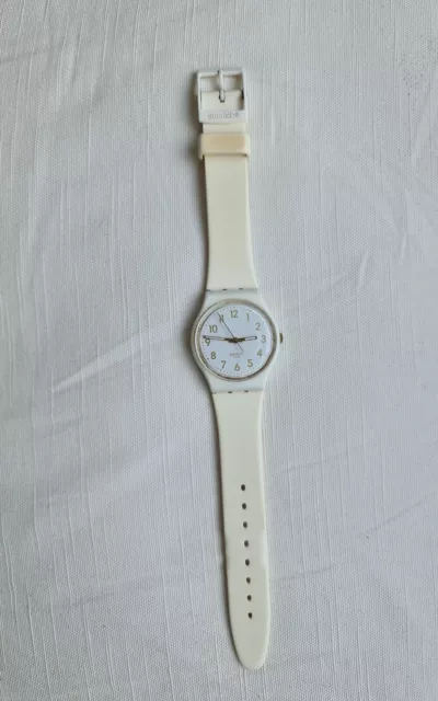 Swatch Swiss Made V8 SR1130SW Water Resistant, Silicone Strap Watch. White.