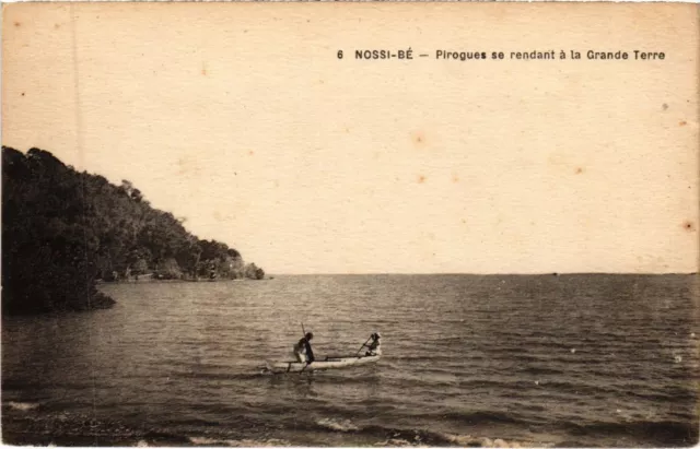 CPA AK Nossi Be Pirogues Going to Grande Terre MADAGASCAR (1262335)