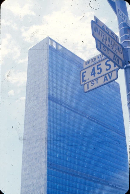 ONYC Original Slide - 1960's New York City Downtown UN United Nations Ave  #68