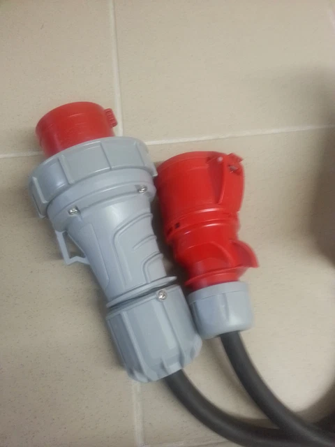 CEE-adapter CEE-stekker 63A 400V op CEE-koppeling 32A 400V