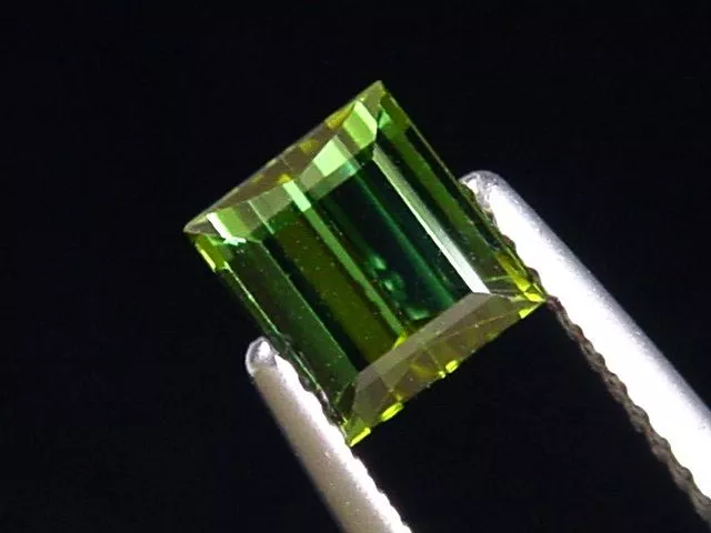 Verdelith grüner Turmalin / Verdelite Tourmaline 0,93 Ct. Baguette (3614m)