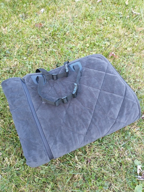 Nice! Orvis Grip-Tight Quilted Cargo Protector  color Slate (L)