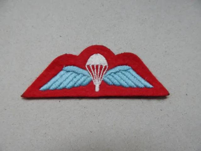 British Army Parachute Qualification Wing Recruiting Staff Badge HAN