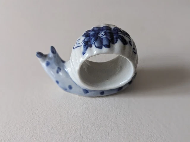 Lot De 6 Ronds De Serviette En Porcelaine Bleue Et Blanche – Forme Escargot – Vintage