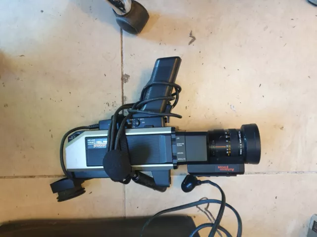 ビデオカメラ National Color Video Camera Found this old National colour video camera WVP-200 N : r