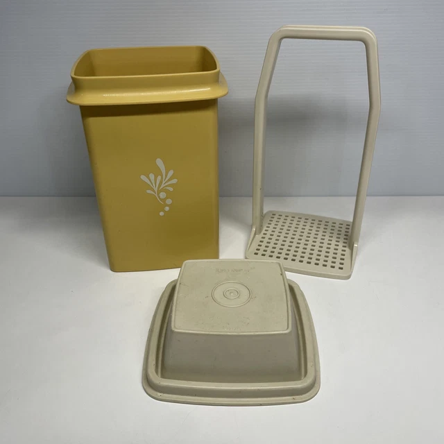 TUPPERWARE BEETROOT CONTAINER Retro PickaDeli with Strainer HARVEST