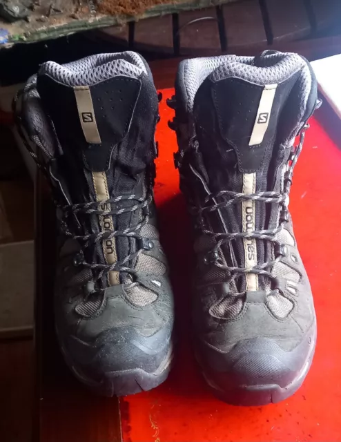 mens salomon walking boots size 10 gortex ortholite contagrip.