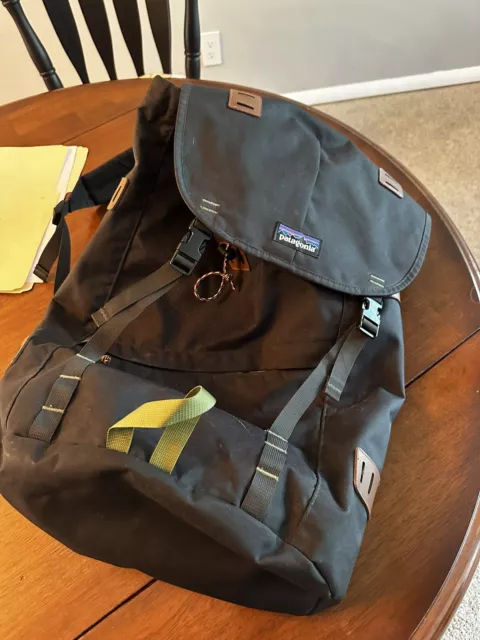 Patagonia Arbor Classic 25L Backpack Bag Pack Black Brand New with tags