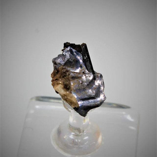 MOLYBDENITE a rare mineral from Mont Saint-Hilaire, Quebec. #4050 MOLYBDENITE a rare mineral from Mont Saint-Hilaire, Quebec. #4050