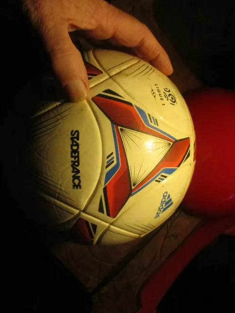Ancien Ballon de Foot Match Ball Réplica Adidas le 80 Football Ligue 1 3