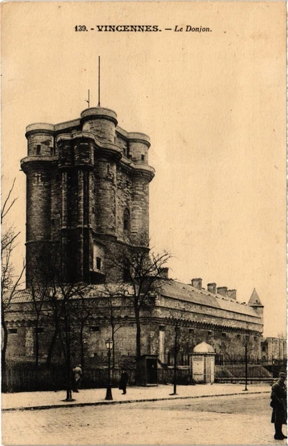CPA Vincennes Le Donjon (1346980)