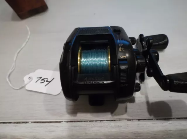 Daiwa Striker ST-20 & Carbostriker ST-20 Fishing Reels Set