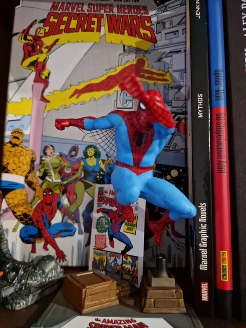 Marvel Spider-Man 1:10th Scale Posed Figure with Scene (The...McFarlane Toys -Marvel Spider-Man Posed Figure in 1:10 Scale ......Marvel