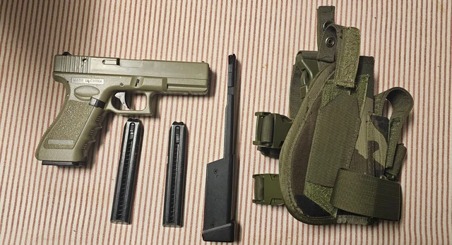 Giocattolo Softair G18C CYMA + Fondina Woodland