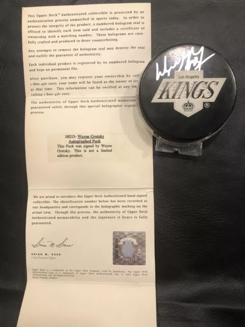 Wayne Gretzky LA Kings Signed Puck. Authentic Hockey Autograph. UDA COA And Holo