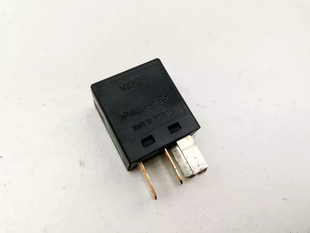 Volvo Xc90 Relay Control Module Unit 4Pin 8651661 2006