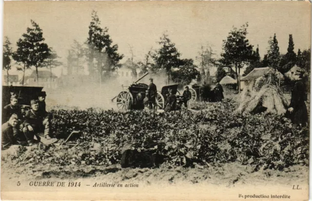 CPA AK Militaire - Artillerie en action - Guerre de 1914 (695935)