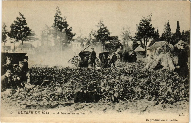 CPA AK Militaire - Artillerie en action - Guerre de 1914 (695935)