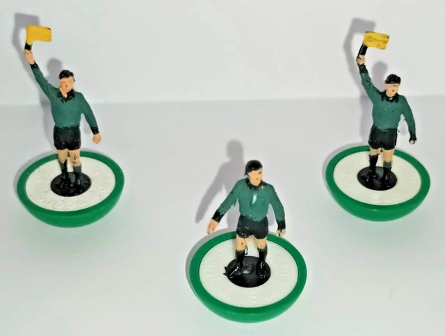 ⚽ Vintage Subbuteo Premier League Referee and 2 Linesmen ⚽ Green Shirts ⚽ ⚽ Vintage Subbuteo Premier League Referee and 2 Linesmen ⚽ Green Shirts ⚽