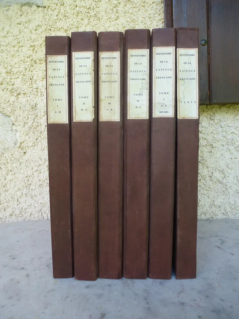LE GRAND LIVRE DE LA FAIENCE FRANCAISE ANTOINETTE FAY HALLE