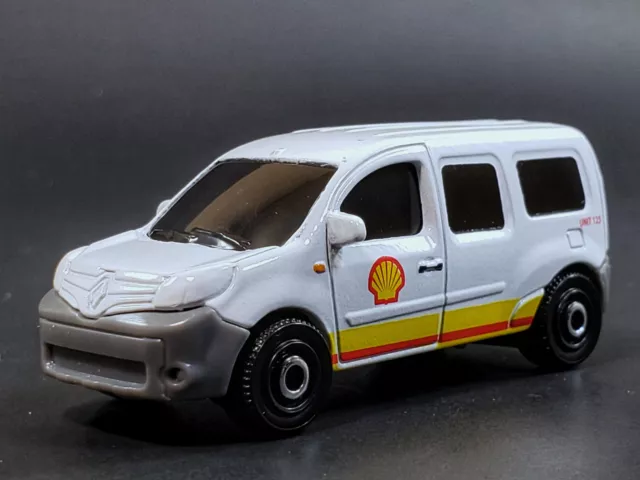 Renault Kangoo Express Van Shell Oil 1:64 Mb Scale Diorama Diecast Model Car