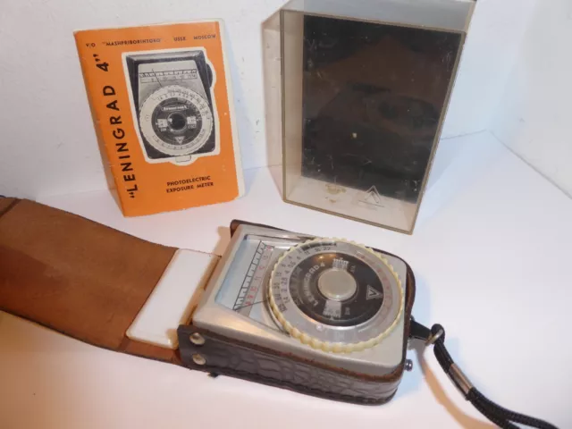 Boxed Leningrad 4 Selenium Cell Photographic Light Meter