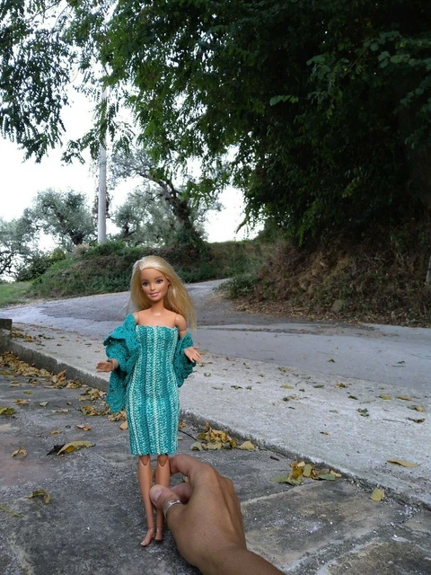 Tubino di uncinetto verde menta con stola per Barbie. Ricevi piccolo omaggio