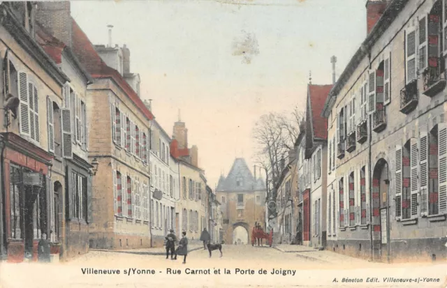 Cpa 89 Villeneuve Sur Yonne Rue Carnot Et La Porte De Joigny