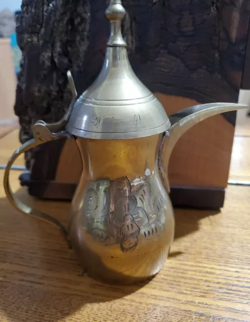 Vintage Traditional Islamic Brass Dallah Coffee Tea Pot Saudi Arabia 7 1/4"H