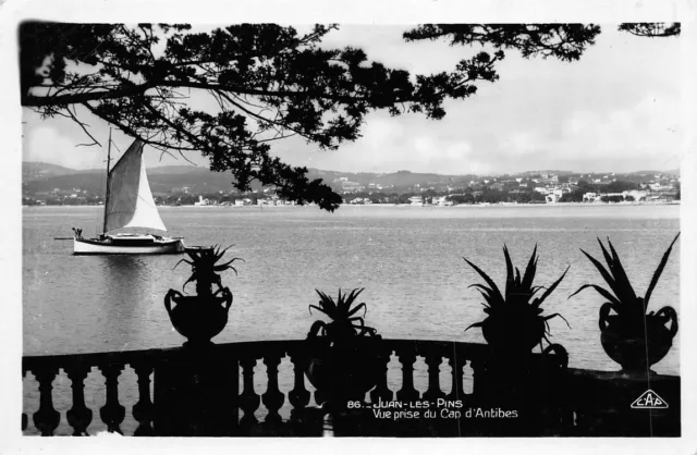 JUAN-les-PINS - vue prise du Cap d'Antibes -