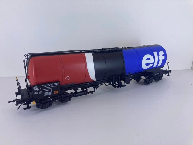 Lenz , citerne Elf , ref 42323-32 et Brawa, wagon UCS Ref 50575