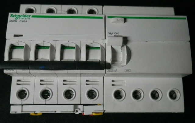 Disjoncteur Schneider Electric IC60N - 16A, 4 Pôles, Tétrapolaire, Neuf Sous Emballage