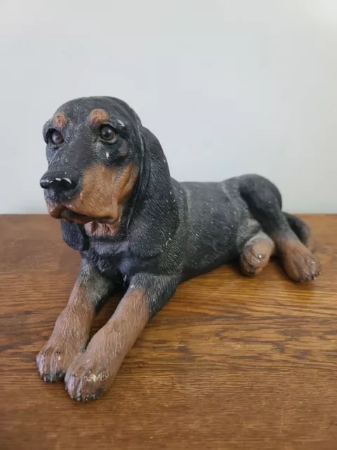 VINTAGE BLACK & TAN COONHOUND  HOMCO 1393 Resin 16"L 8.5" TALL STATUE Figure 91