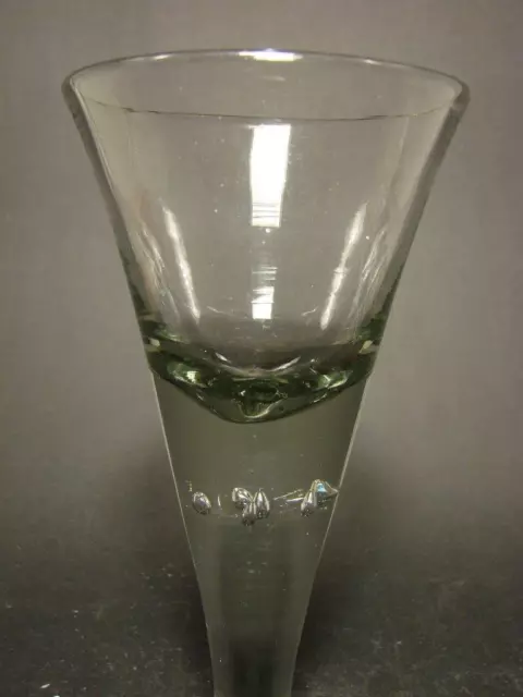 Barock - Pokalglas mit Luftblasen und Abriss. Norddeutsch, 18.Jh. 2